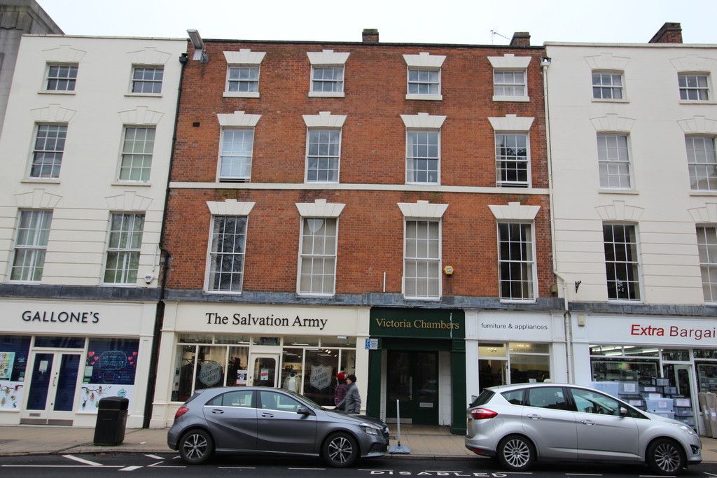 8 bed flat to rent in Victoria Chambers, 132-136 The Parade, Leamington Spa, Warwickshire CV32, £4,400 pcm