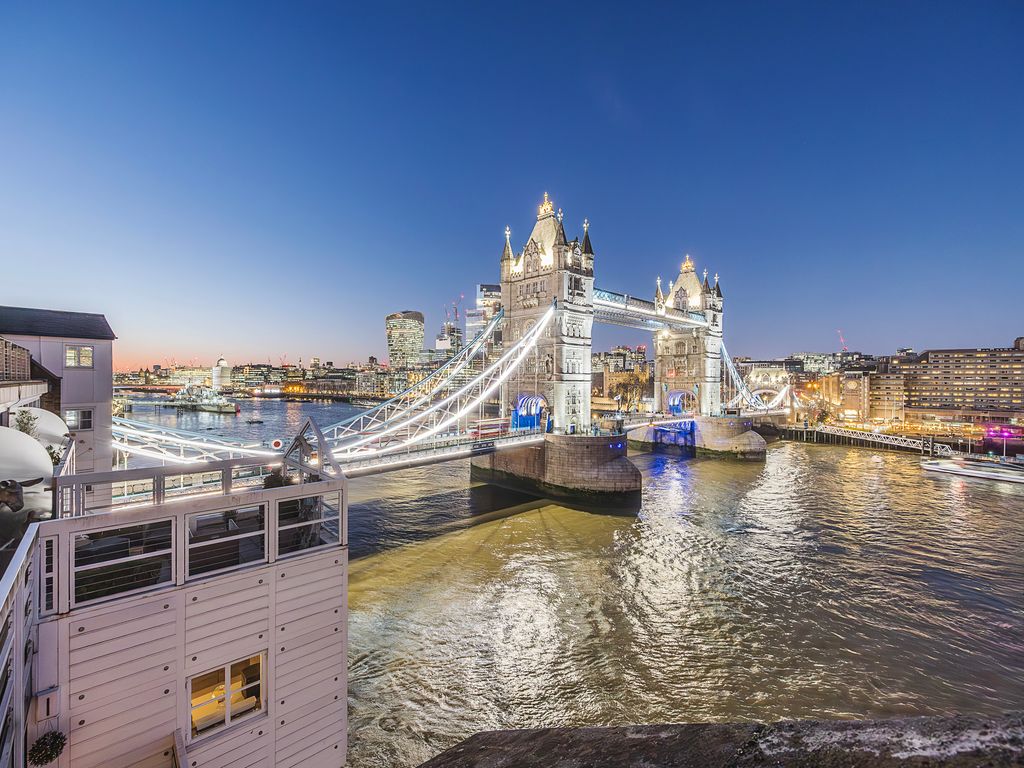 1 bed penthouse for sale in Shad Thames, London SE1, £1,000,000