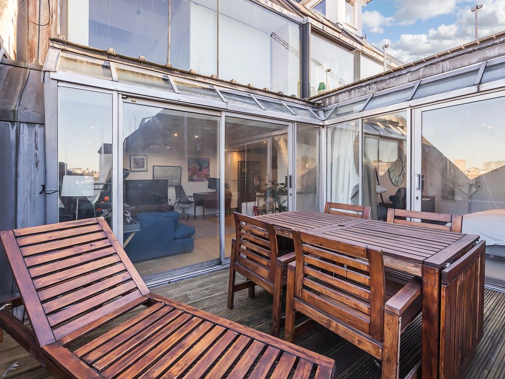 1 bed penthouse for sale in Shad Thames, London SE1, £1,000,000