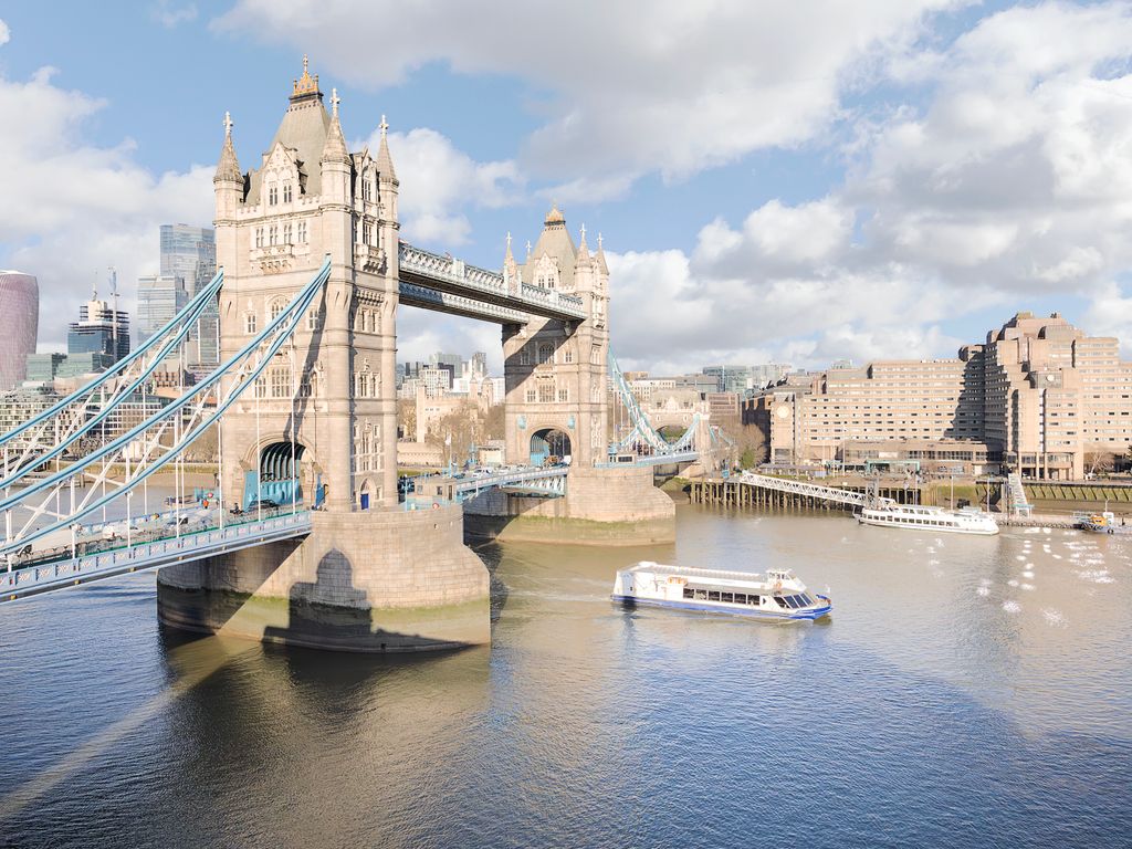 1 bed penthouse for sale in Shad Thames, London SE1, £1,000,000