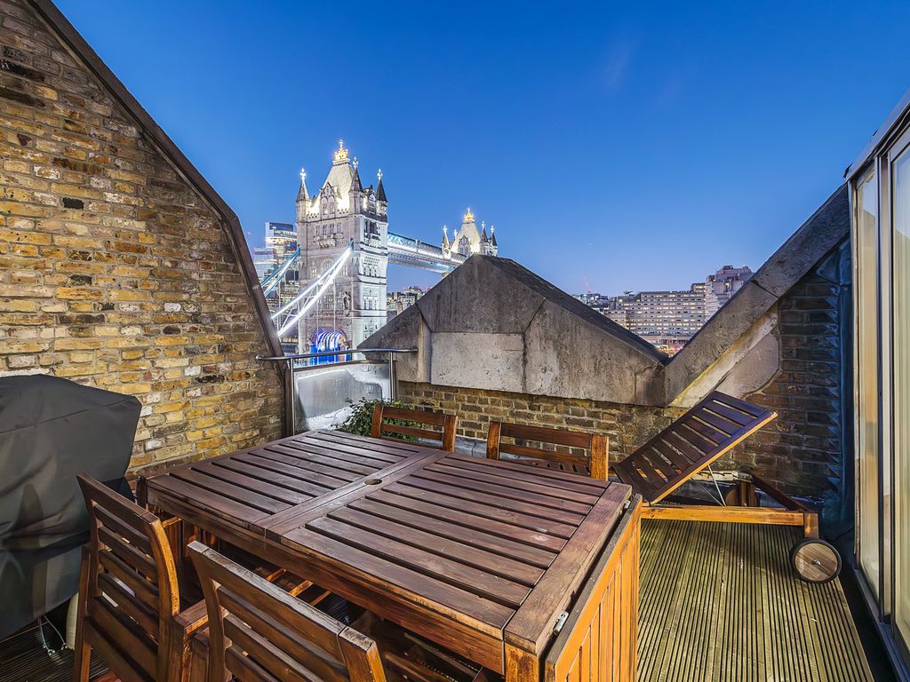 1 bed penthouse for sale in Shad Thames, London SE1, £1,000,000