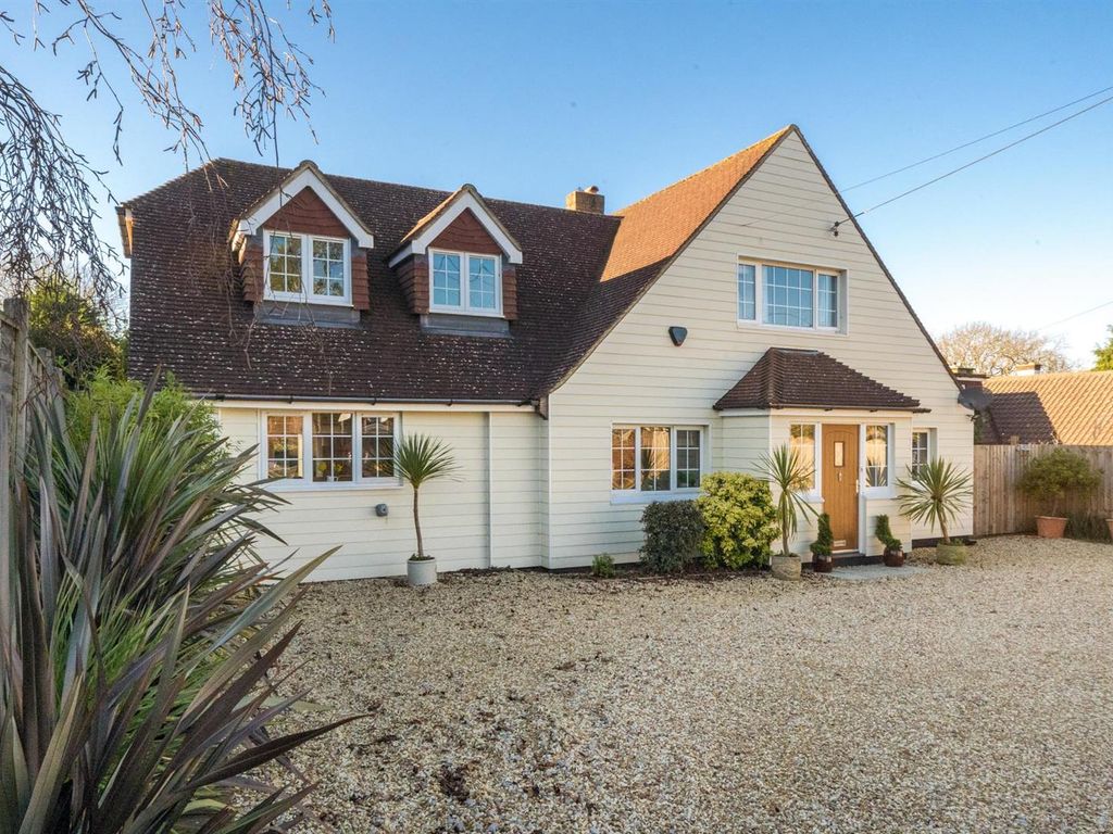 5 bed property for sale in The Poplars, Fishbourne Lane, Ryde PO33, £750,000