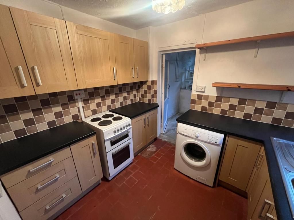 3 bed terraced house for sale in Llandrindod Wells, Powys LD1, £140,000