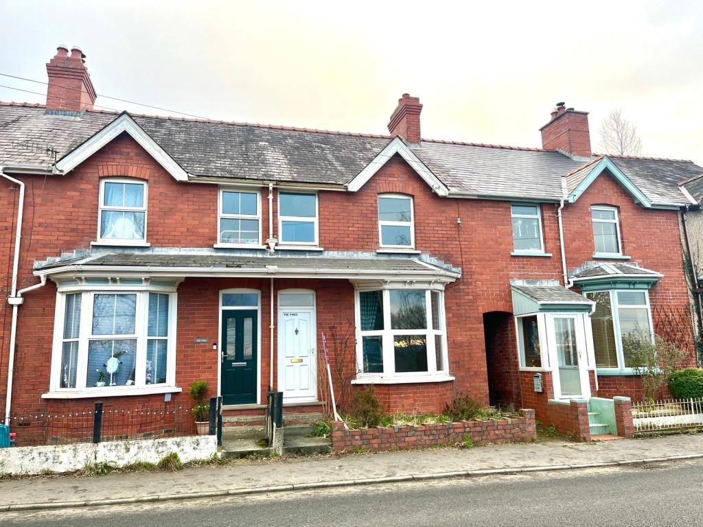 3 bed terraced house for sale in Llandrindod Wells, Powys LD1, £140,000