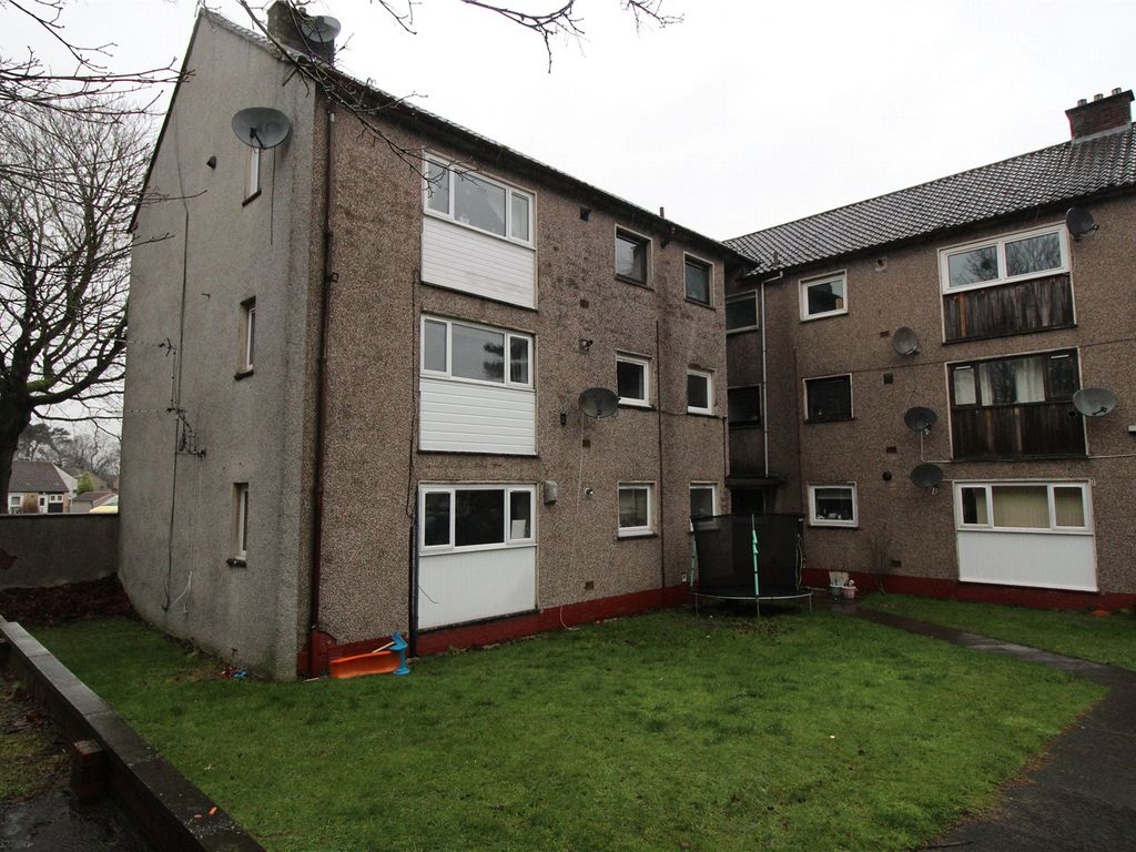 2 bed flat for sale in Alexander Road, Glenrothes KY7, £57,000