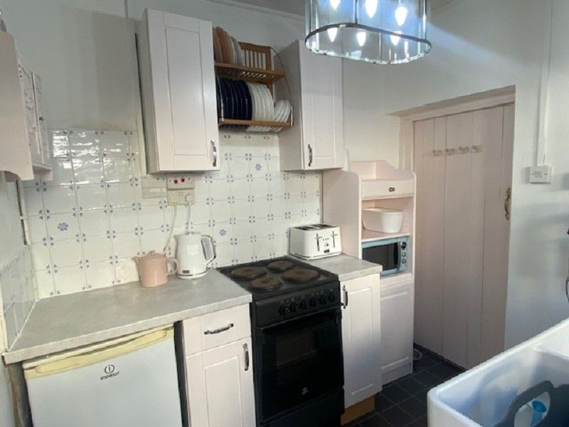 3 bed cottage for sale in Swan Lane, Ystalyfera, Swansea. SA9, £150,000