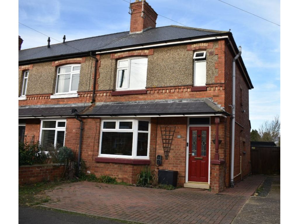 3 bed end terrace house for sale in Lesson Road, Northampton NN6, £335,000