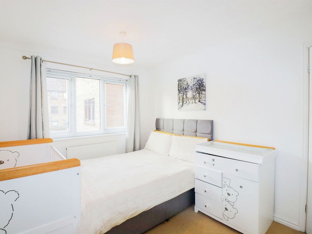 2 bed flat for sale in Bentley Way, Weston Road, Norwich NR6, £145,000