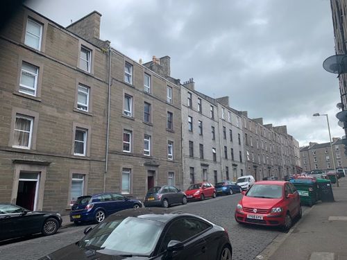 2 bed flat to rent in Rosefield Street, Dundee DD1, £795 pcm