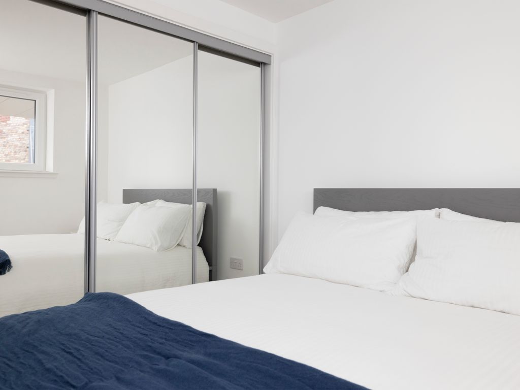 1 bed flat to rent in Shrubhill Walk, Edinburgh EH7, £1,450 pcm