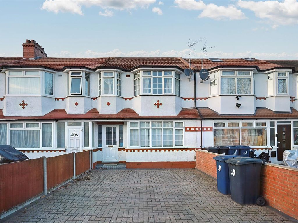 3 bed terraced house for sale in Cleveley Crescent, London W5, £580,000