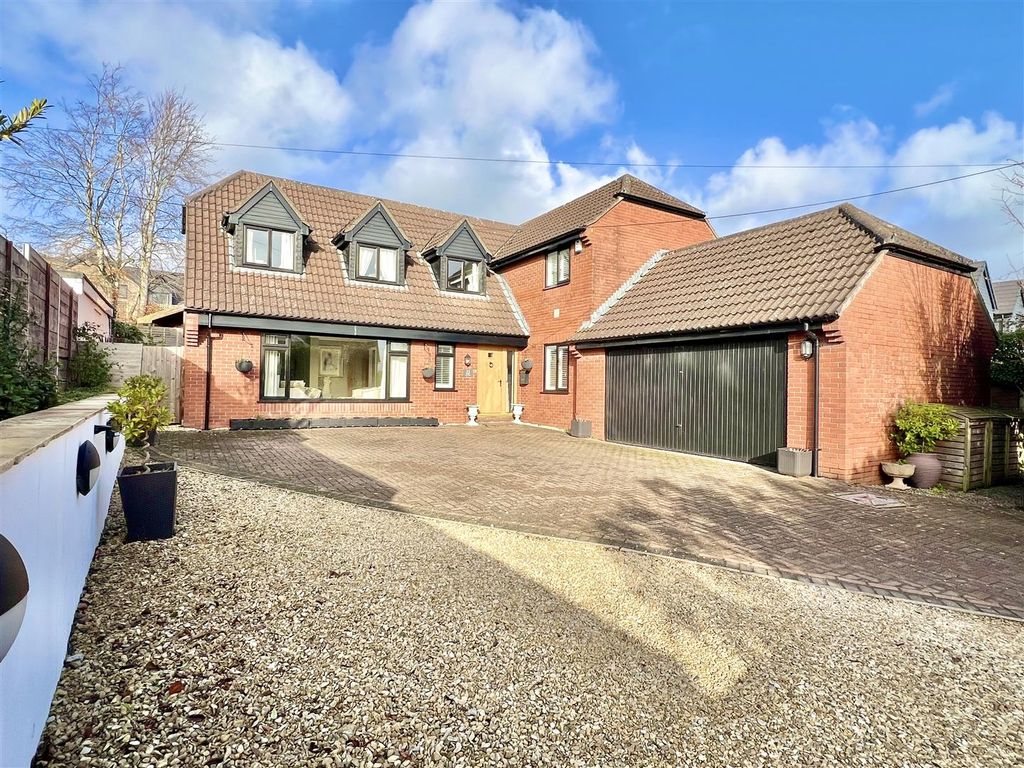 4 bed detached house for sale in Clevedon Road, Tickenham, Clevedon BS21, £735,000