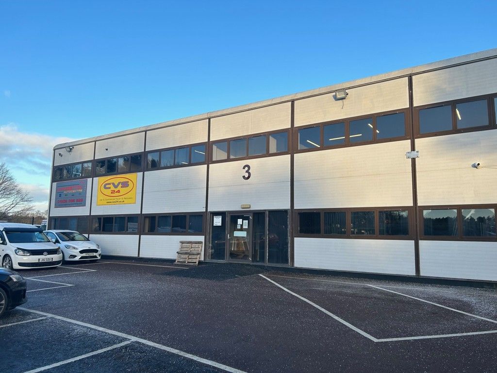 Office to let in 1st Floor Studio, Centrex House, 1 Kirkton Campus, Livingston EH54, £12,500 pa