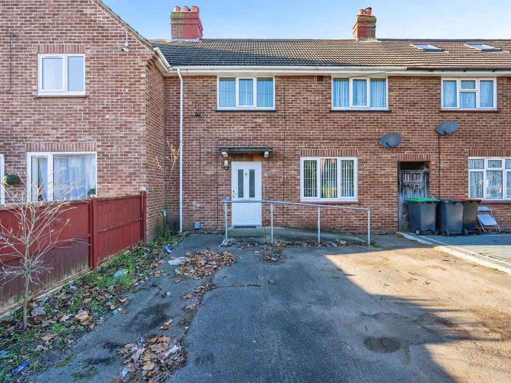 3 bed terraced house for sale in Moor Lane, Elstow, Bedford MK42, £290,000