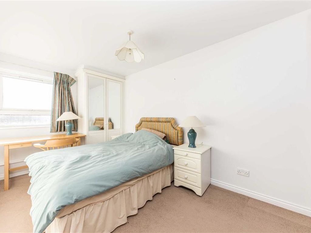 2 bed flat for sale in Aldersgate Street, London EC1A, £625,000