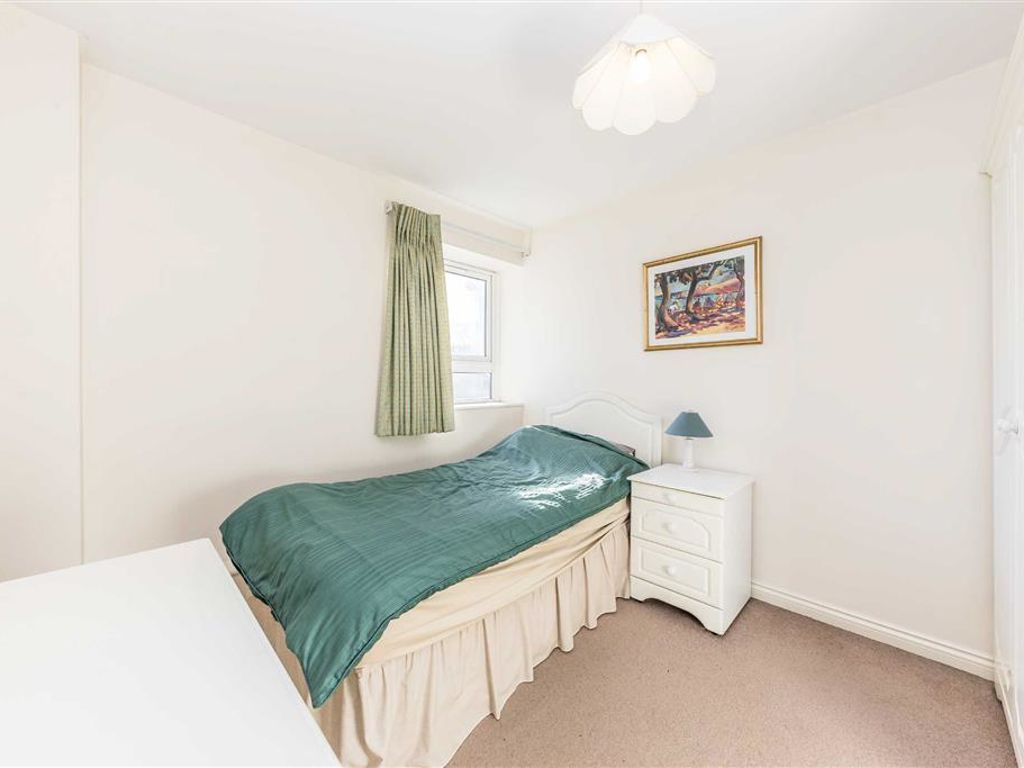 2 bed flat for sale in Aldersgate Street, London EC1A, £625,000