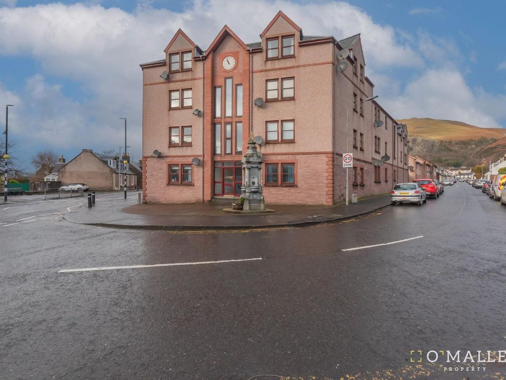 2 bed flat for sale in Curran Court, Tillicoultry FK13, £89,995