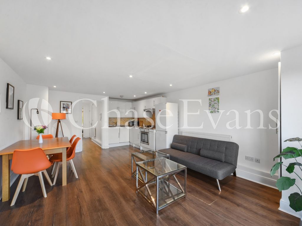 1 bed flat for sale in Glebe Road, Hackney E8, £415,000