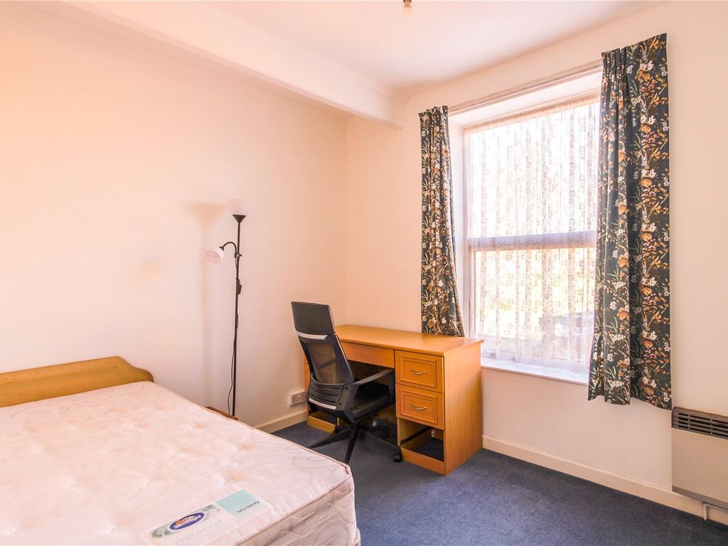 2 bed flat for sale in Ashton Road, Ashton BS3, £450,000