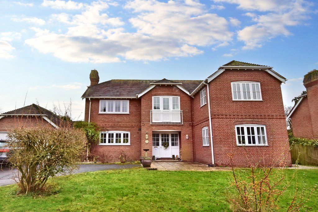 5 bed detached house to rent in North Gardens, Burnt Hill RG18, £3,250 pcm