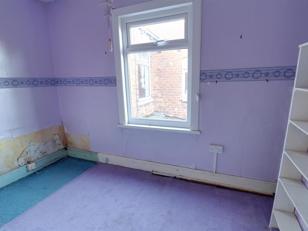3 bed terraced house for sale in Walthall Street, Crewe CW2, £95,000