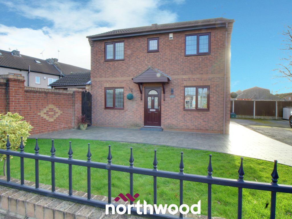 3 bed detached house for sale in Kirton Lane, Thorne, Doncaster DN8, £229,995