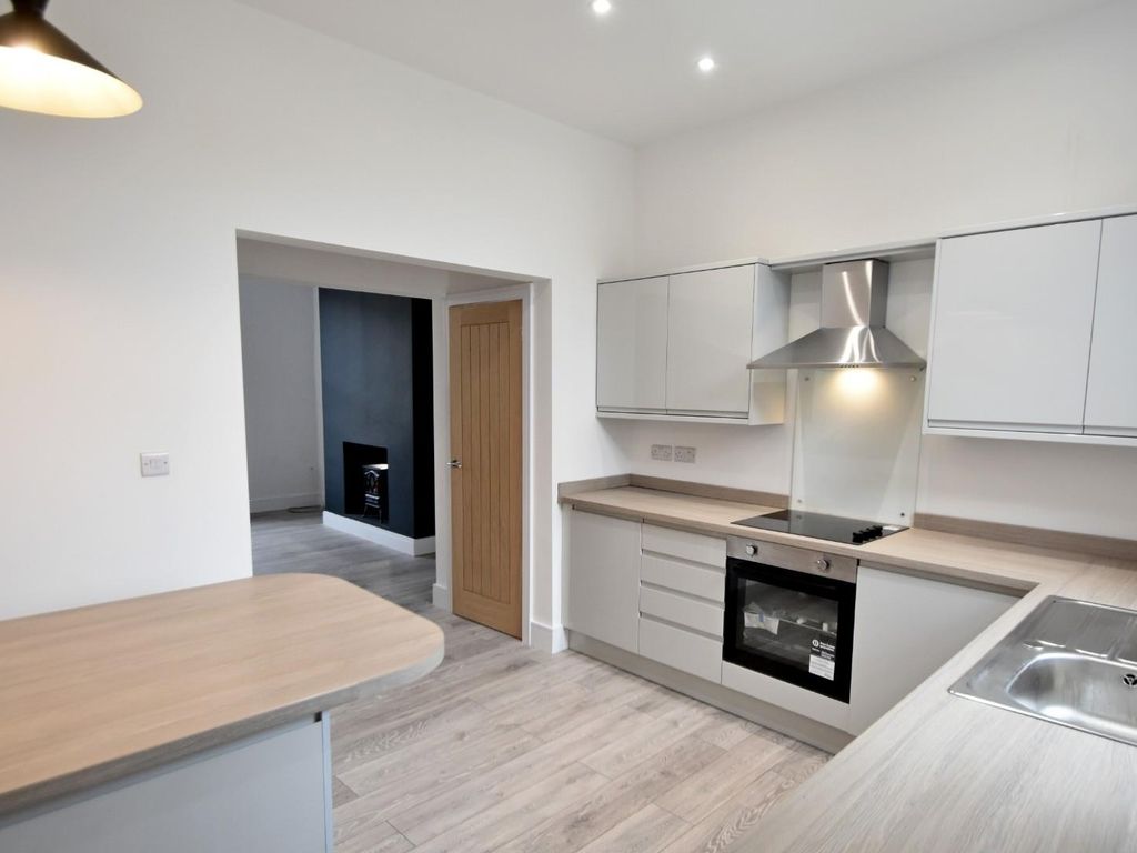 2 bed property for sale in Bolton Road, Bury BL8, £185,000