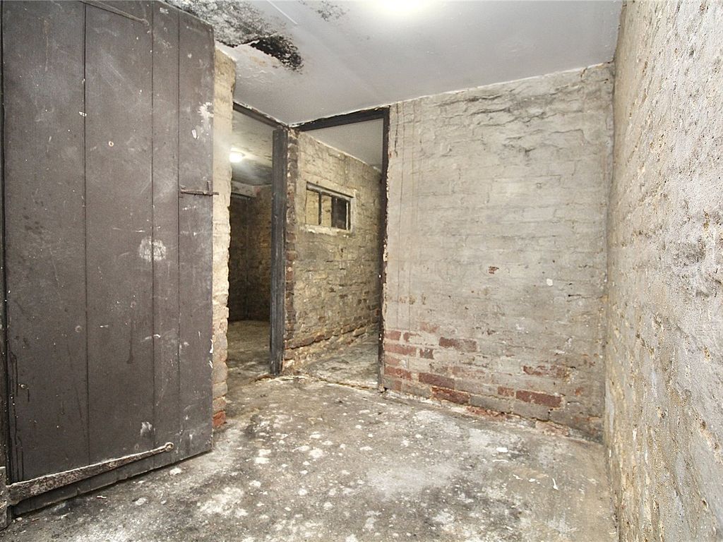 3 bed flat for sale in Museum Street, Ipswich, Suffolk IP1, £260,000