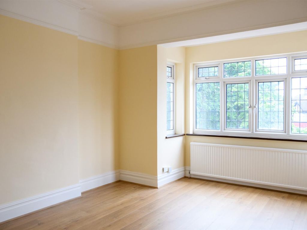2 bed flat to rent in Audley Road, London NW4, £1,700 pcm