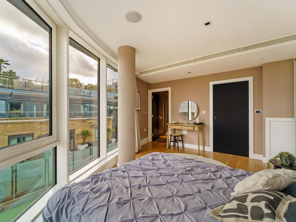 3 bed flat for sale in Kew Bridge Apartments, Kew Bridge Road, Brentford TW8, £1,900,000
