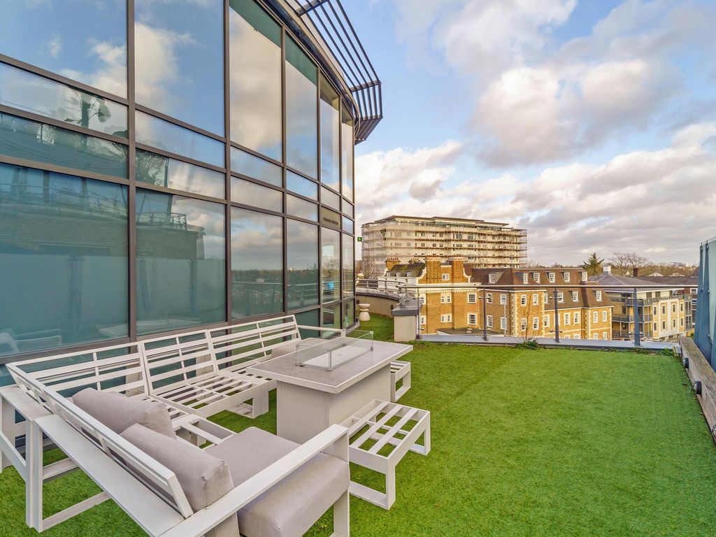 3 bed flat for sale in Kew Bridge Apartments, Kew Bridge Road, Brentford TW8, £1,900,000
