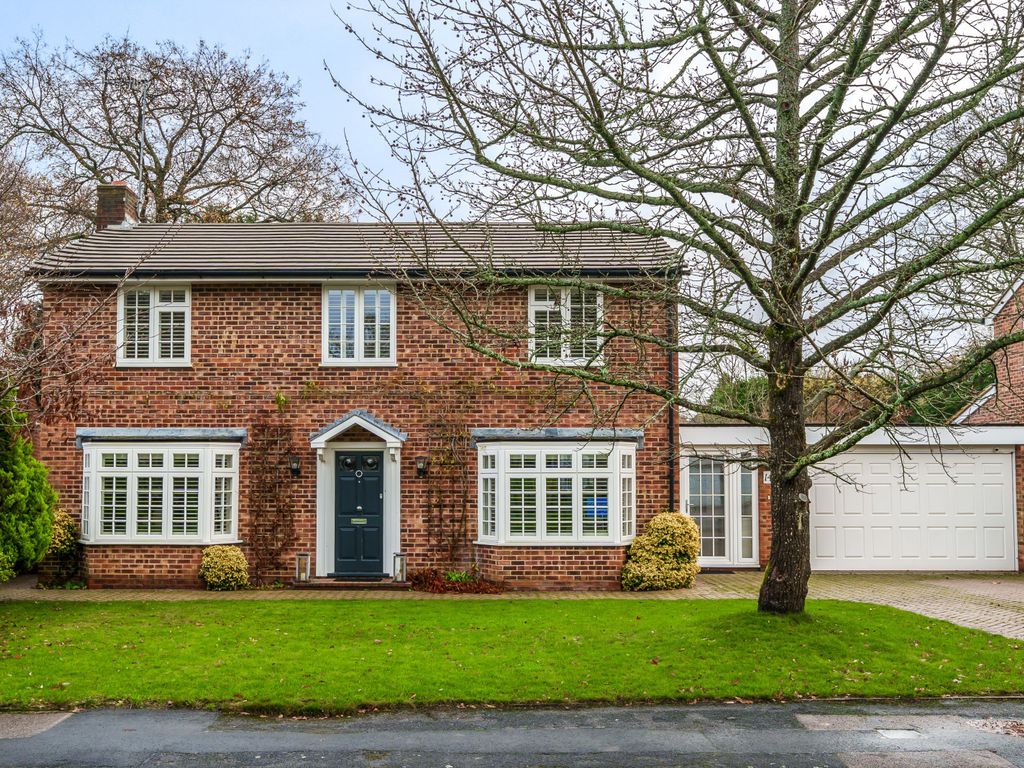 5 bed detached house for sale in Cromwell Place, Cranleigh GU6, £1,100,000
