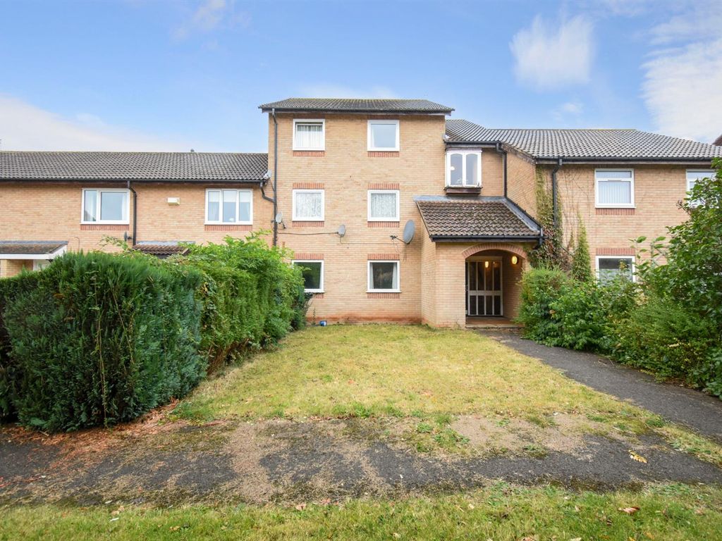 2 bed flat to rent in Tindell Court, Longwell Green, Bristol BS30, £1,100 pcm