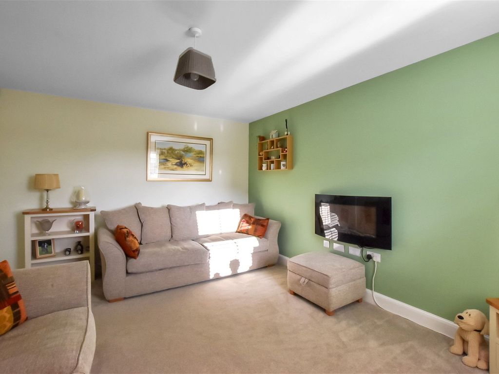 4 bed detached house for sale in Stanley Parkway, Stanley, Wakefield. WF3, £420,000
