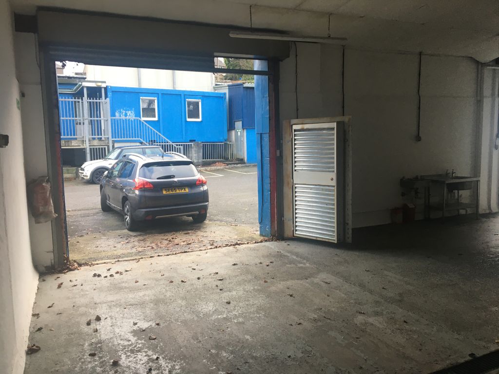 Warehouse to let in Stable Hobba, Penzance TR20, £17,160 pa
