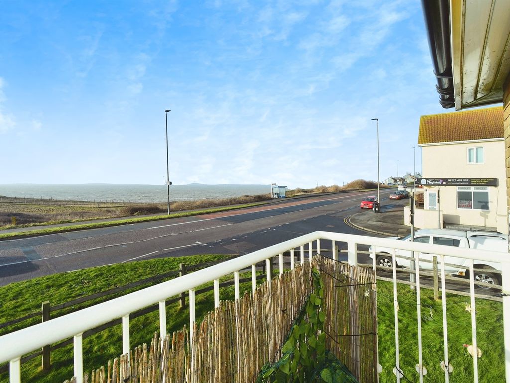 2 bed flat for sale in Seacliffe, Telscombe Cliffs, Peacehaven BN10, £235,000