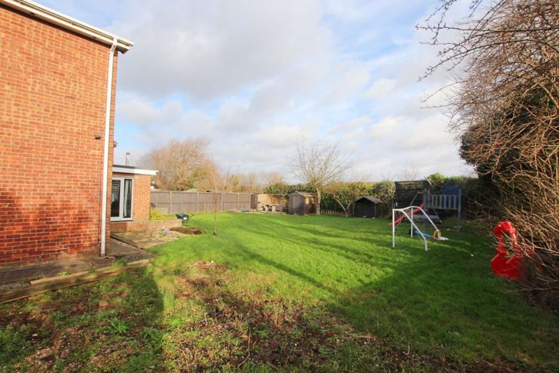 4 bed detached house for sale in Winslow Drive, Immingham DN40, £259,950