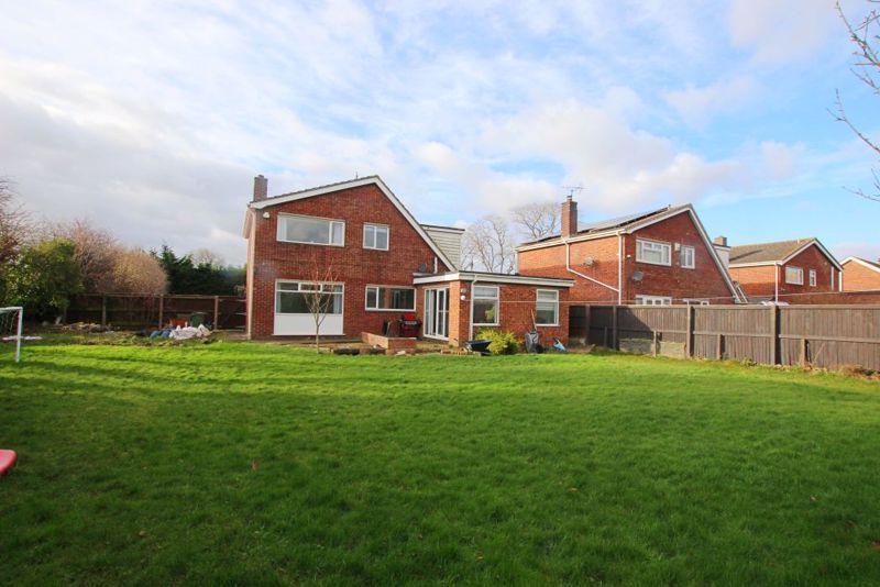 4 bed detached house for sale in Winslow Drive, Immingham DN40, £259,950