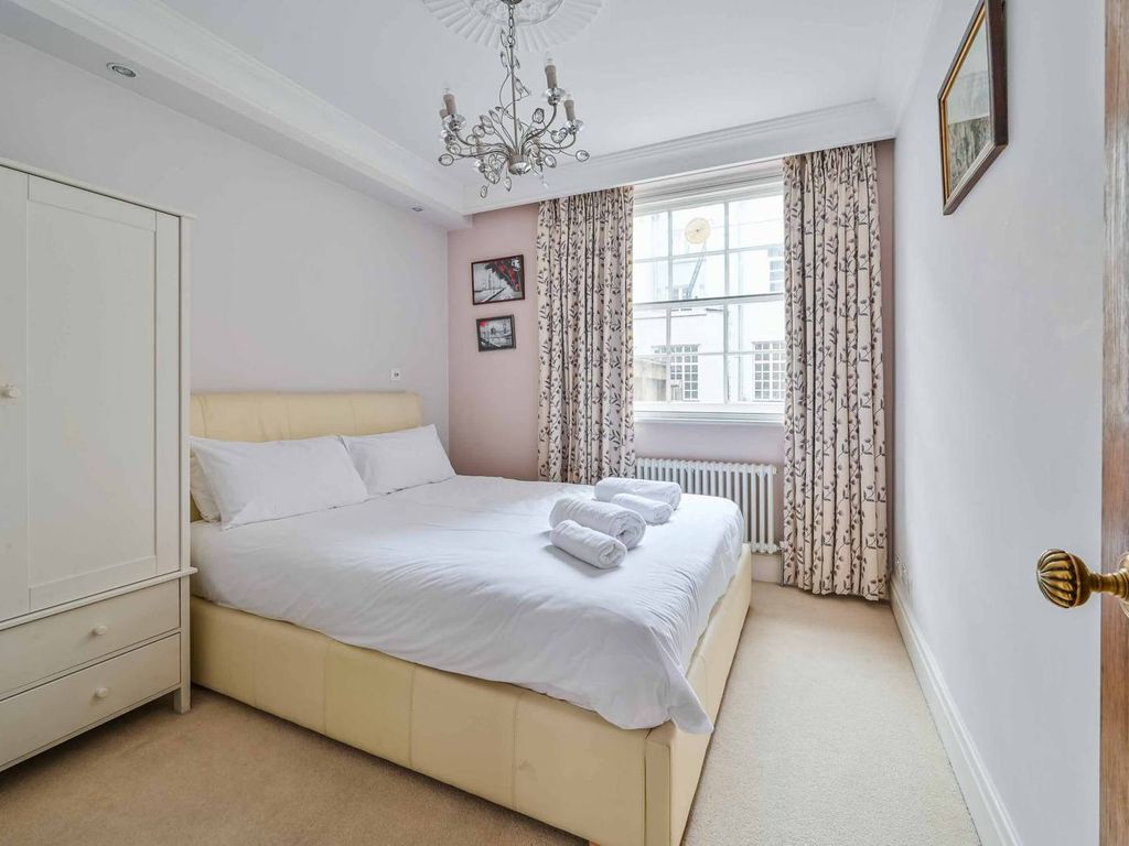 2 bed flat for sale in Wyndham Street, Marylebone, London W1H, £650,000