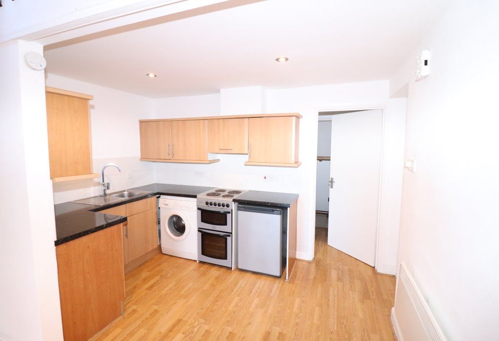 1 bed flat to rent in Copyground Lane, High Wycombe HP12, £875 pcm