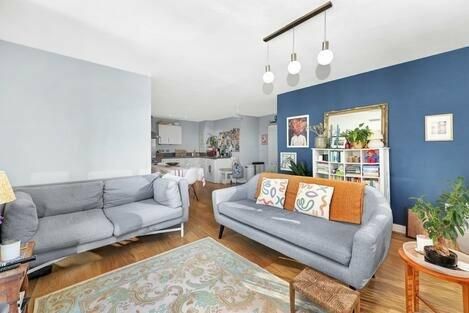 2 bed flat for sale in Meath Crescent, London E2, £470,000