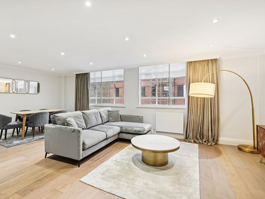 2 bed flat to rent in Duke Street, London SW1Y, £5,850 pcm
