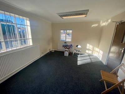 Light industrial to let in Ball Hill, Newbury RG20, £41,250 pa