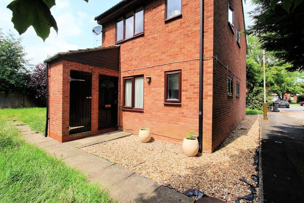 1 bed flat for sale in Warren Drive, Leicester LE4, £95,000
