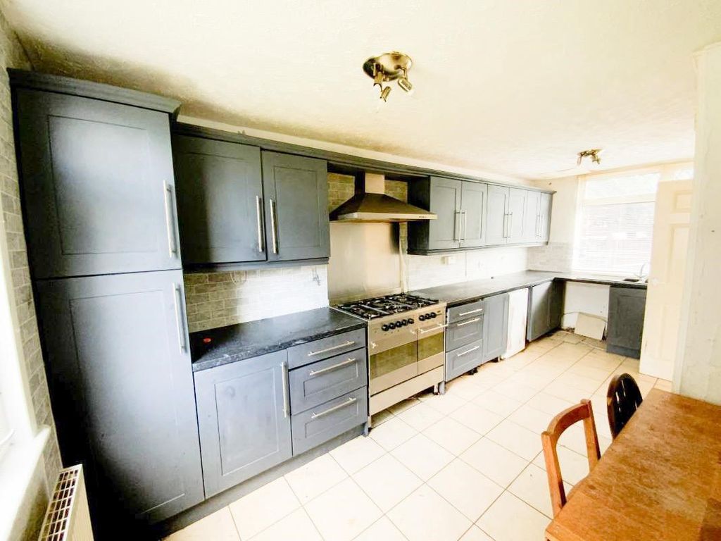 3 bed property for sale in Mersey Road, Bloxwich, Walsall WS3, £124,999
