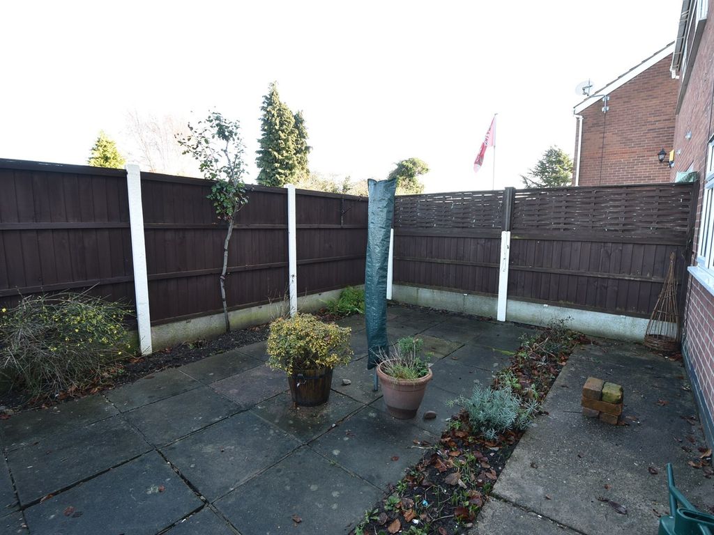 2 bed flat for sale in Halina Court, Beeston NG9, £165,000