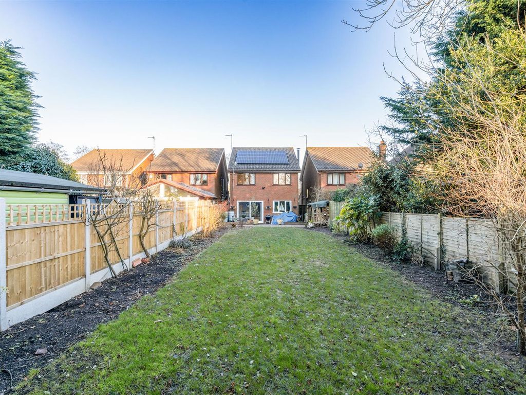 4 bed detached house for sale in Stratford Road, Hockley Heath, Solihull B94, £575,000