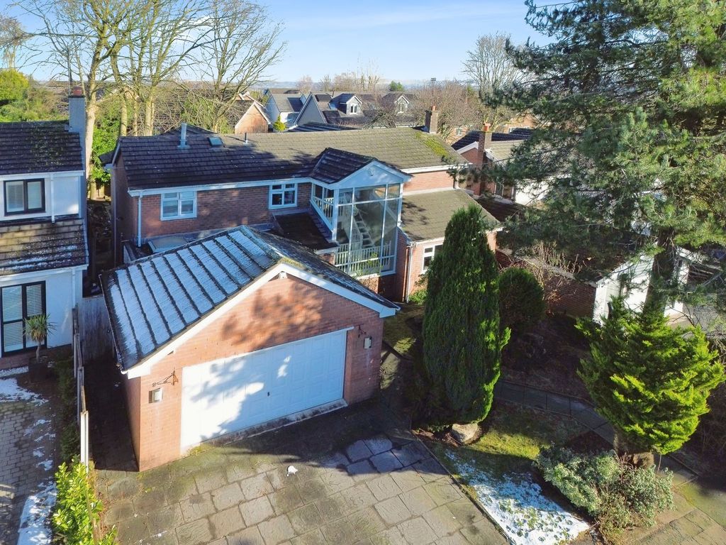 5 bed detached house for sale in Oakdale Close, Whitefield M45, £850,000