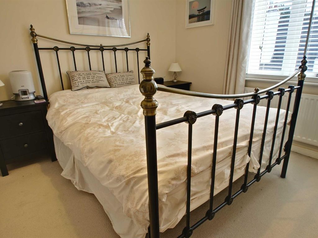 3 bed semi-detached house for sale in Bridge Road, Hunton Bridge, Kings Langley WD4, £525,000