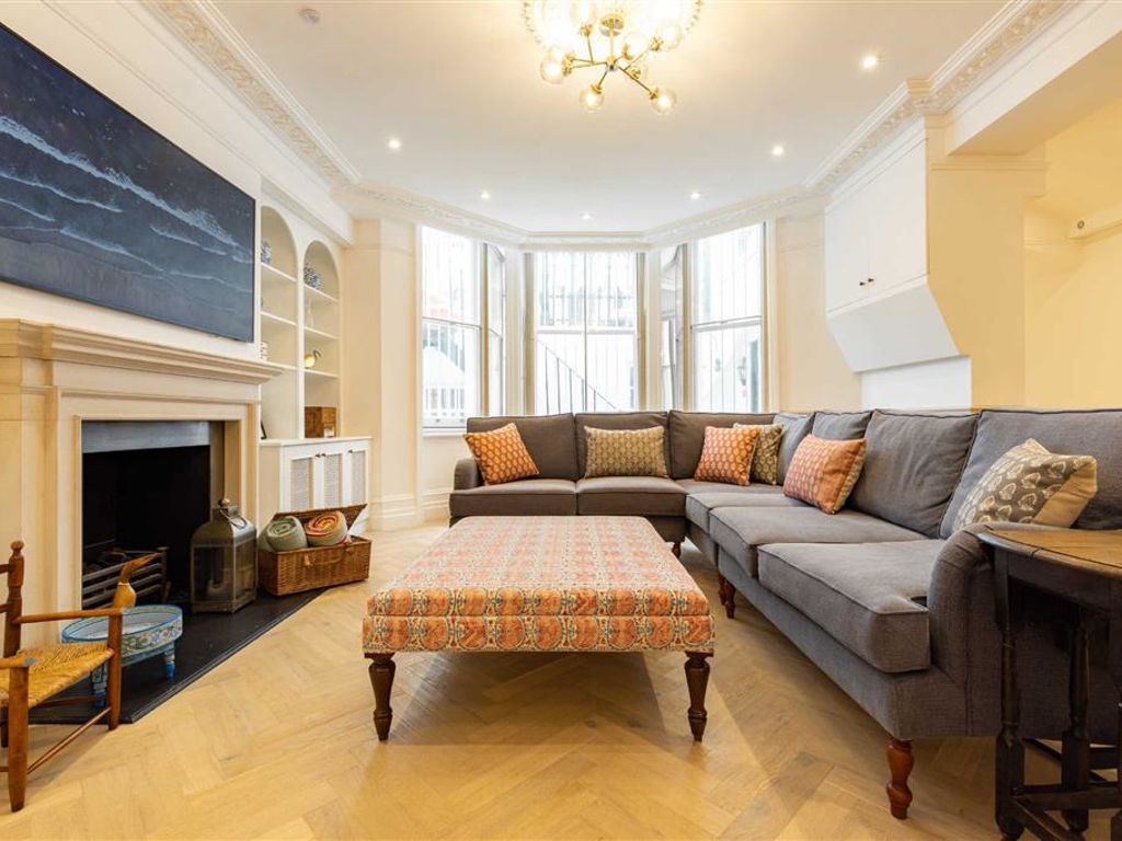 2 bed flat to rent in Cornwall Gardens, London SW7, £6,500 pcm